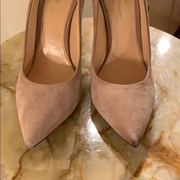 Original Steven Dann  suede pumps w gold hardware - Picture 3 of 4